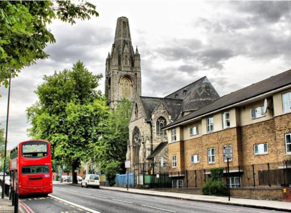 Boutique Modern Hotel Room For Two Near Tube And Bus Stations London Eksteriør billede
