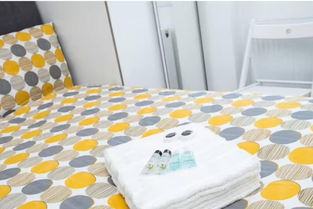 Boutique Modern Hotel Room For Two Near Tube And Bus Stations London Eksteriør billede