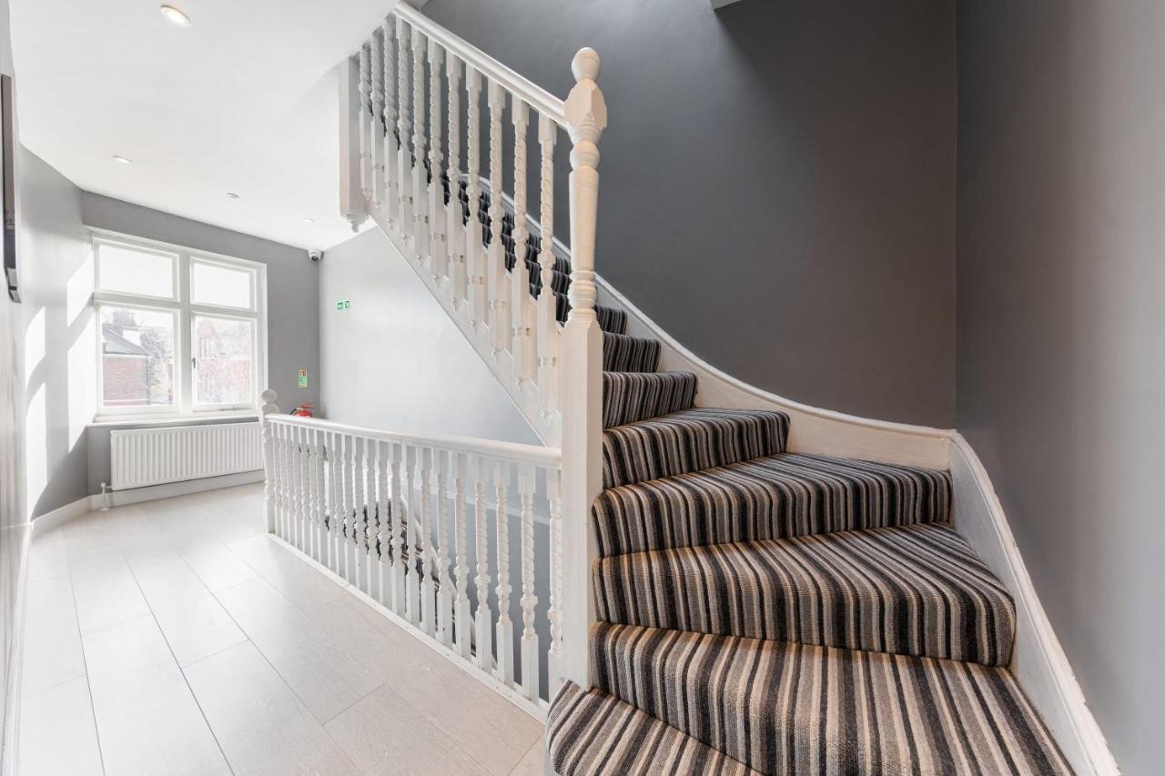 Boutique Modern Hotel Room For Two Near Tube And Bus Stations London Eksteriør billede